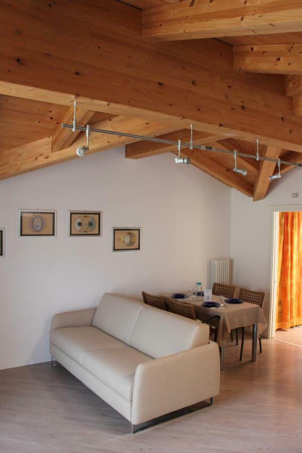 Mansarda Di Alex E Nataly Apartman Calceranica al Lago Kültér fotó